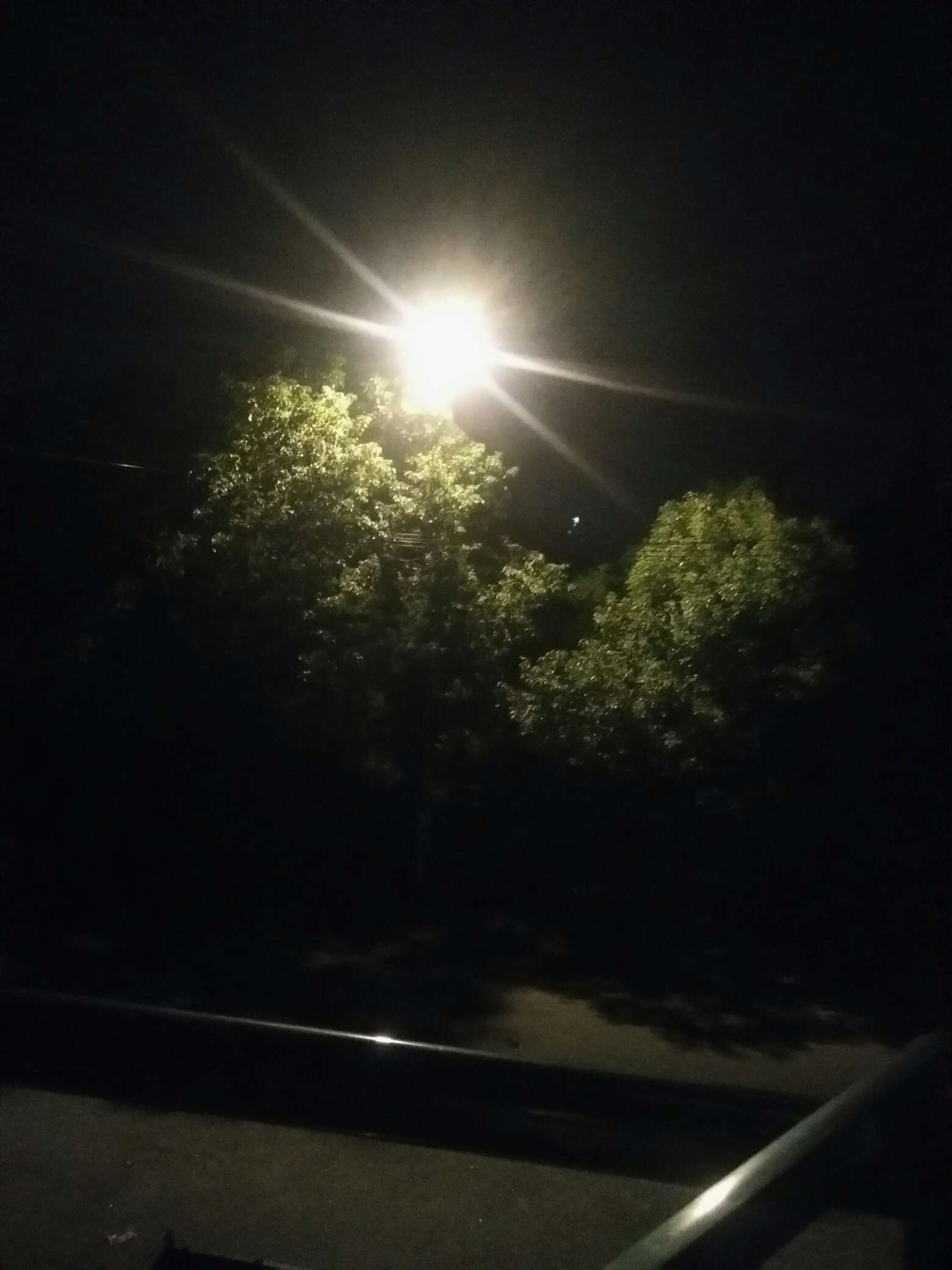这是想把我b疯吗？
真的受够了，不是不能离，而且舍不得身上掉下来的哪块肉

30 / 作者:傻傻的女人 / 