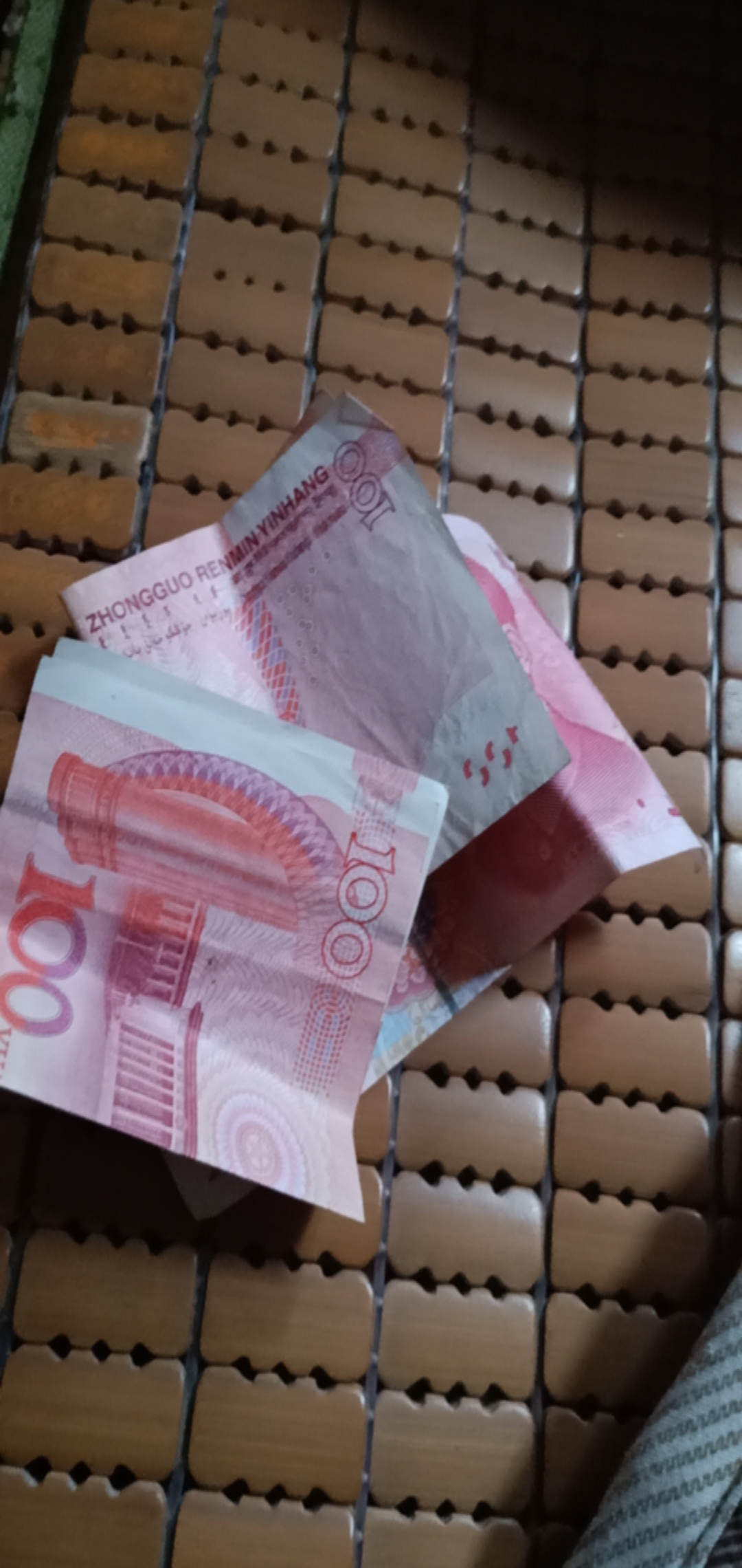 厂附近的小卖部老板贷

23 / 作者:无可救药的赌狗 / 
