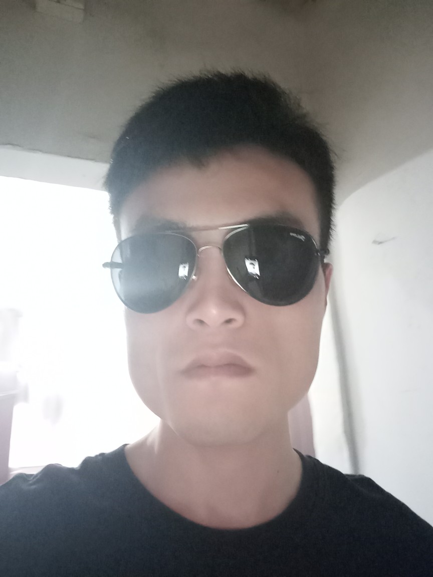 第一阶段：【希望】
占便宜是人的天性，当一个人的道德守则没那么严格时，我们都会陷96 / 作者:xiahzi / 