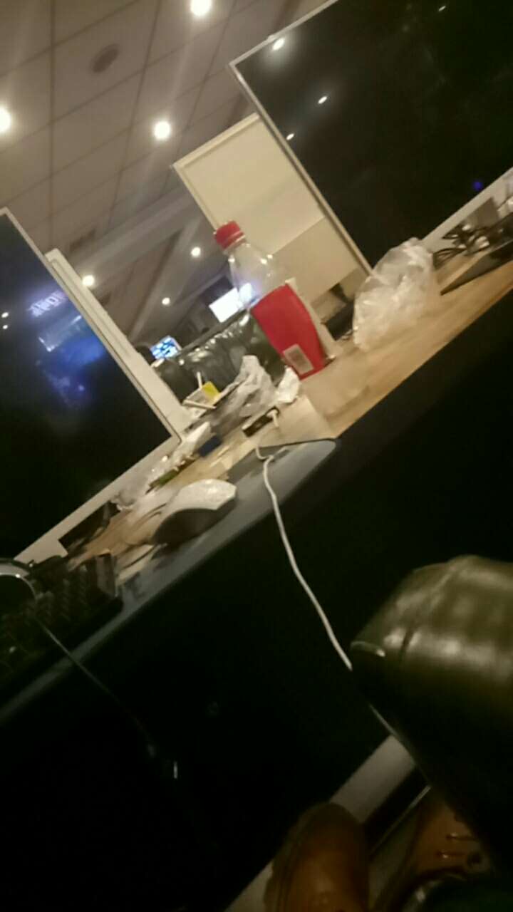 在流浪第3天，身无分文，成都的天也很冷，在网吧坐着，被赶出来了
32 / 作者:找个撸友群 / 