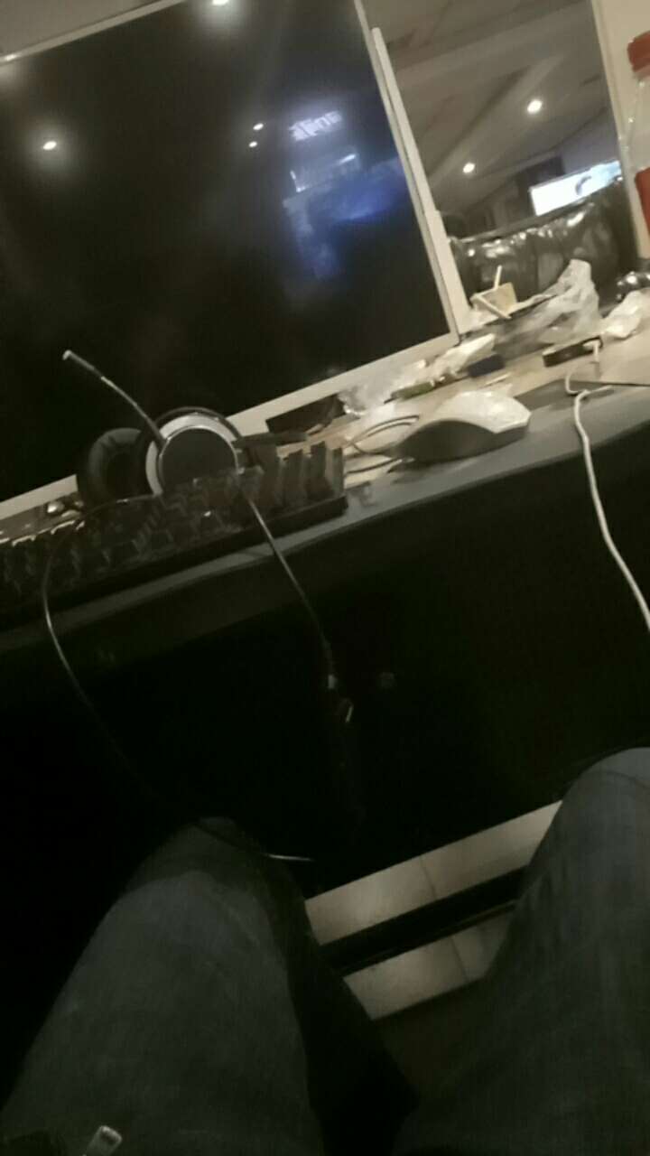 在流浪第3天，身无分文，成都的天也很冷，在网吧坐着，被赶出来了
74 / 作者:找个撸友群 / 