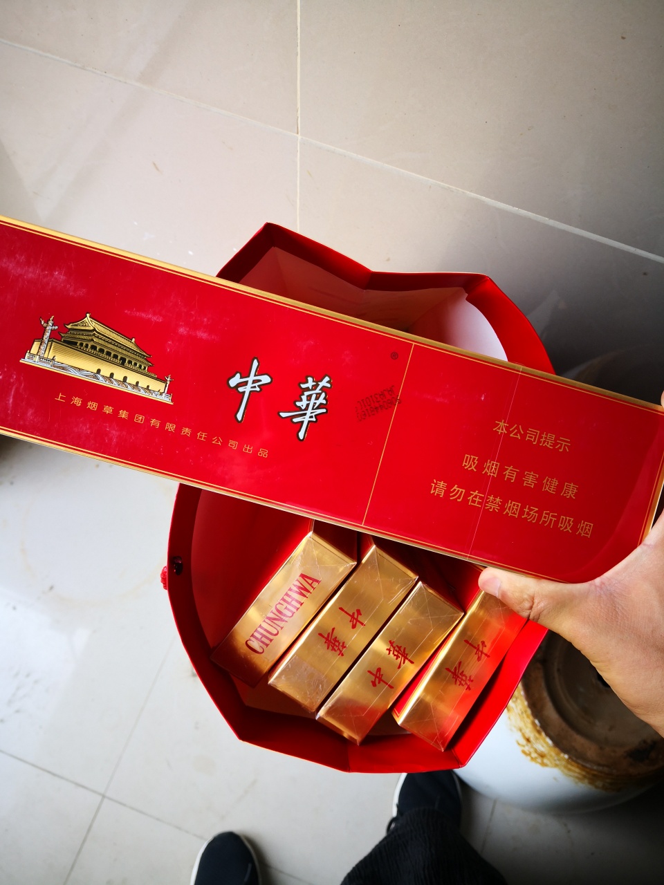 红包收借贷宝L条资源，看清楚，各位老哥，别给我推财务了，早强制上岸不撸了，我想看87 / 作者:情绪别致的疯纸 / 