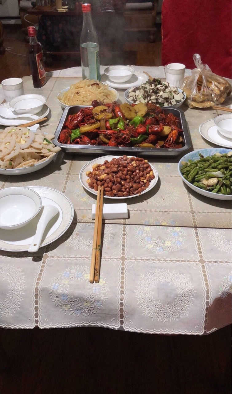 吃饭了 老哥们。

25 / 作者:有毒児 / 