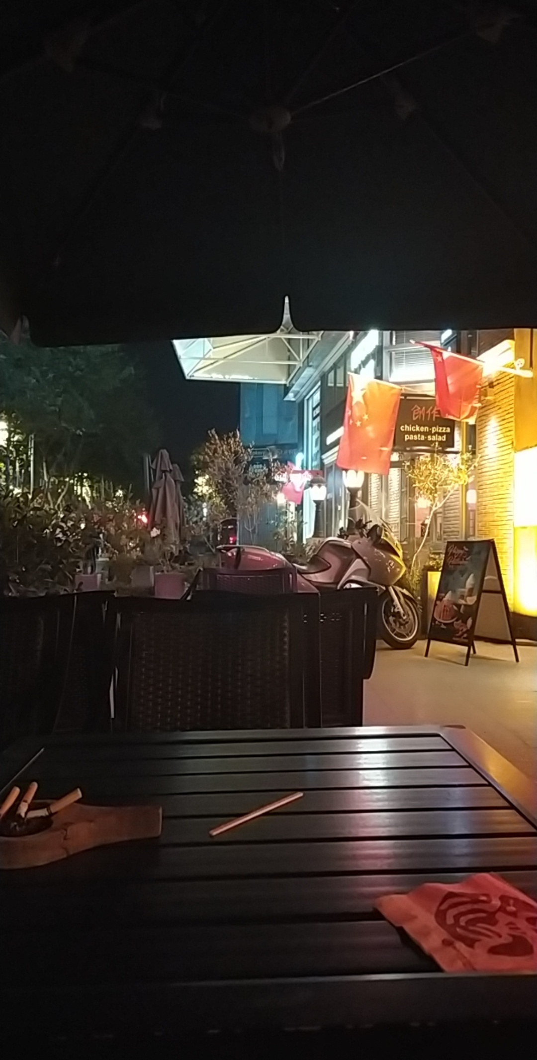 南京老哥嗨起来
68 / 作者:李星123 / 