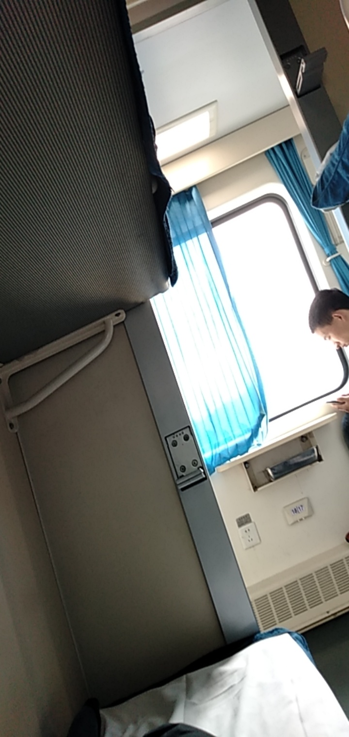 上了火车的这一刻终于明白了生活的不容易，为了更好的明天自己一个人去一个陌生的城市40 / 作者:撸管总冠军 / 