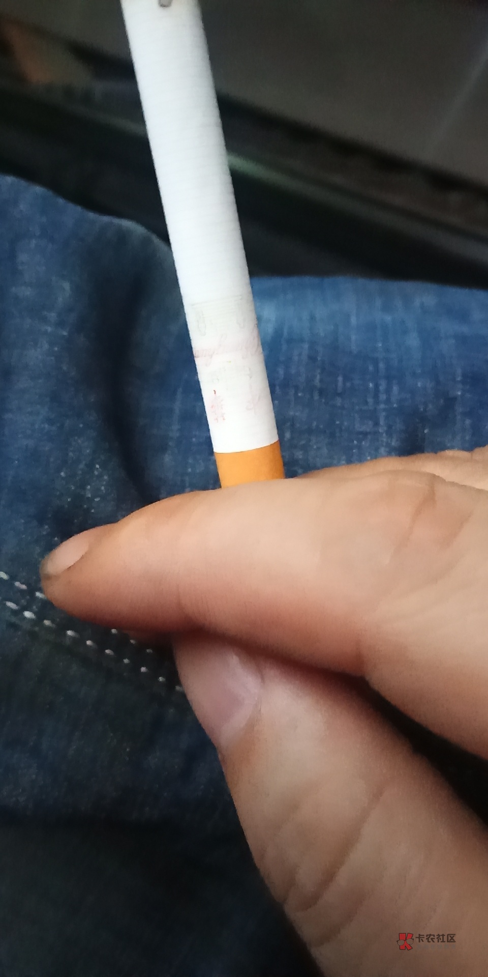 我妈今天去了大山里面买猪,(_现在能整只买的