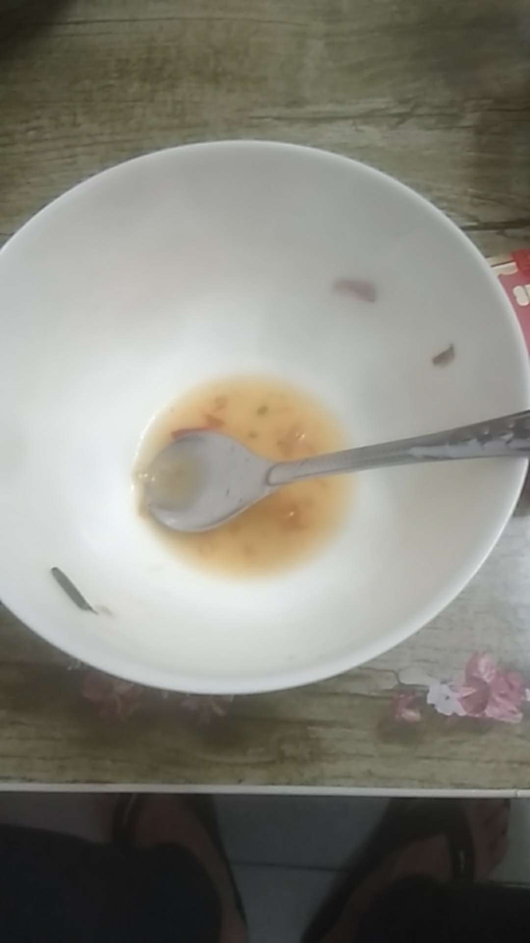 拿开水放点油盐，味精，葱花，放当早餐。，我太难了，全部喝完

100 / 作者:小威同学 / 