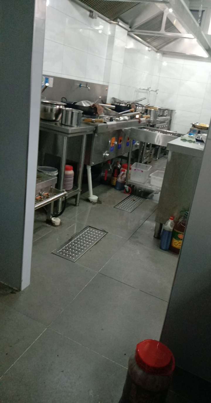 支援三位老哥，三天生活费，去找点工作过年，请讲出你的故事让我相信，骗子出门请右拐58 / 作者:聖 / 