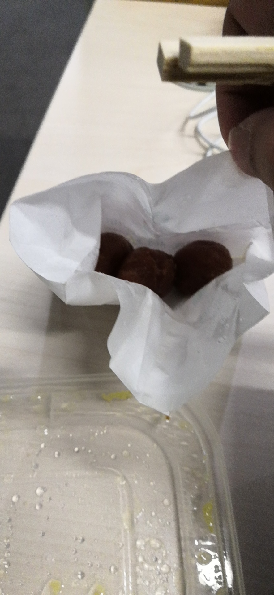 晚上加班，想节约一点下班回家吃饭。诶，连续几天，认识的一个南航的妹子每晚都我点外48 / 作者:Pein丶培 / 
