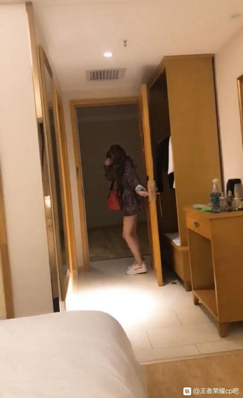 哎，住在宾馆回不了老家


94 / 作者:宣育文 / 