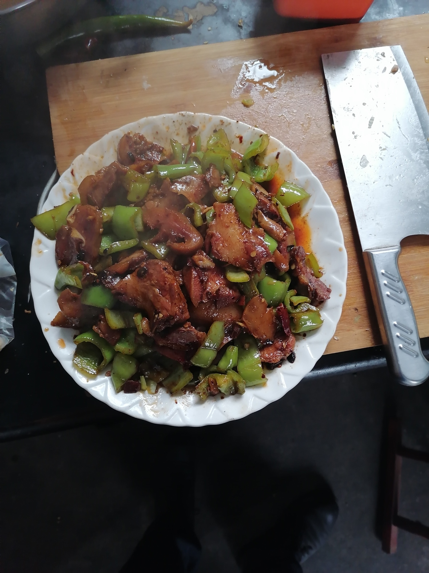 老哥们开饭了

4 / 作者:明明早 / 