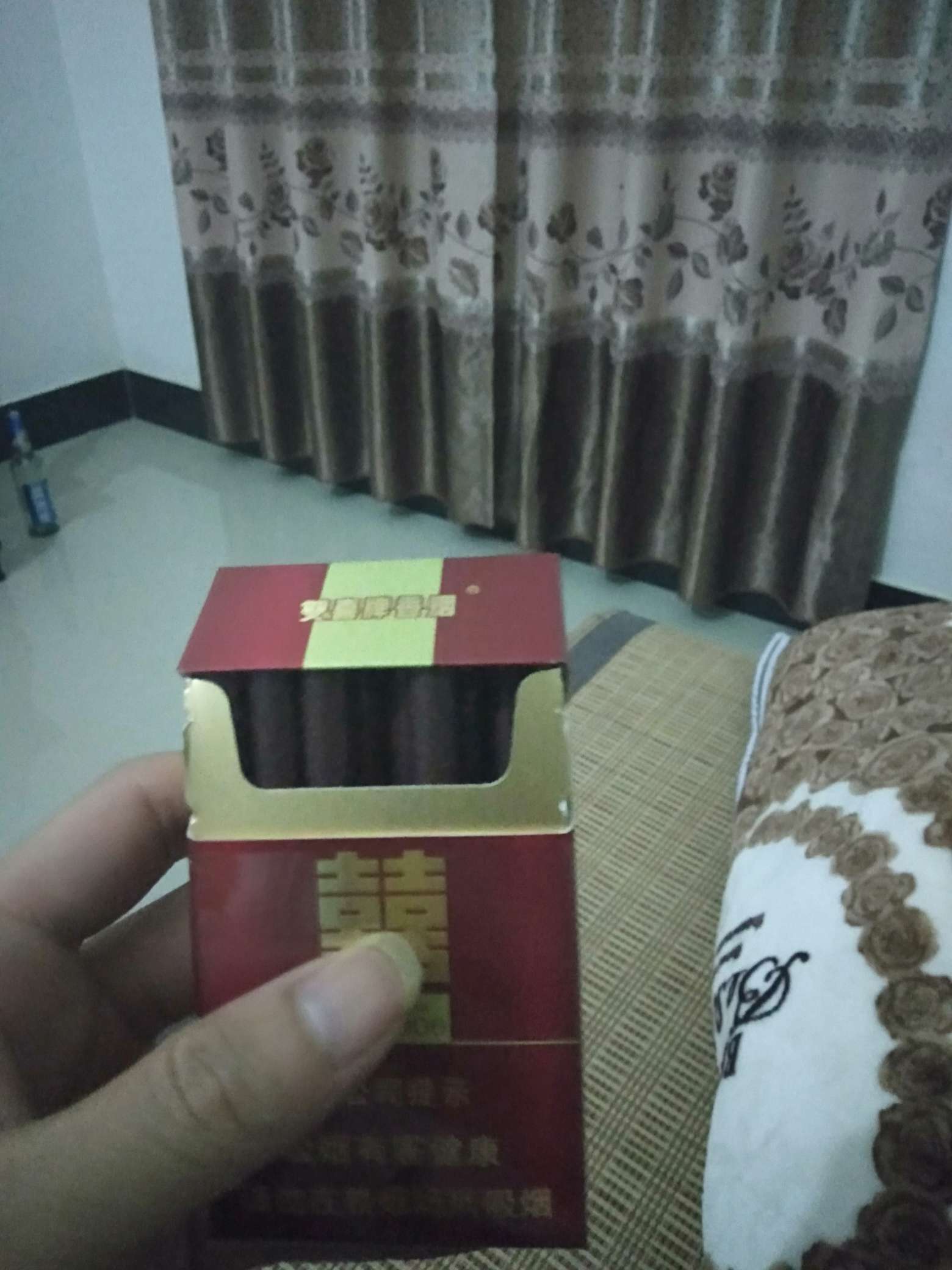 各位老哥抽烟

42 / 作者:志旭 / 