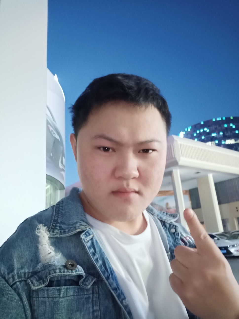 上月20天的工资到账了


72 / 作者:夹了逼海盗 / 