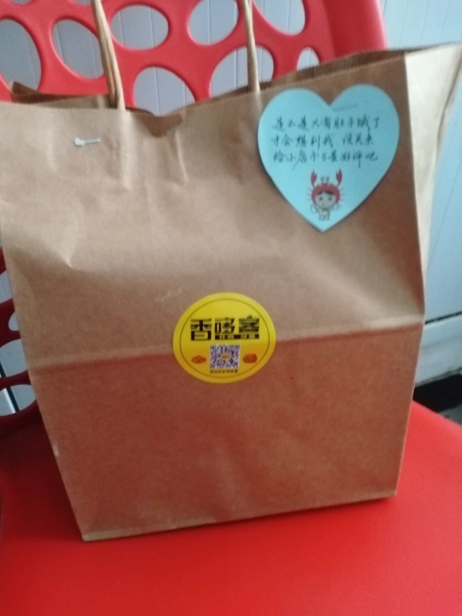 仨汉堡薯条鸡腿鸡肉卷鸡米花上校鸡块，面对疾风吧



4 / 作者:恬然 / 