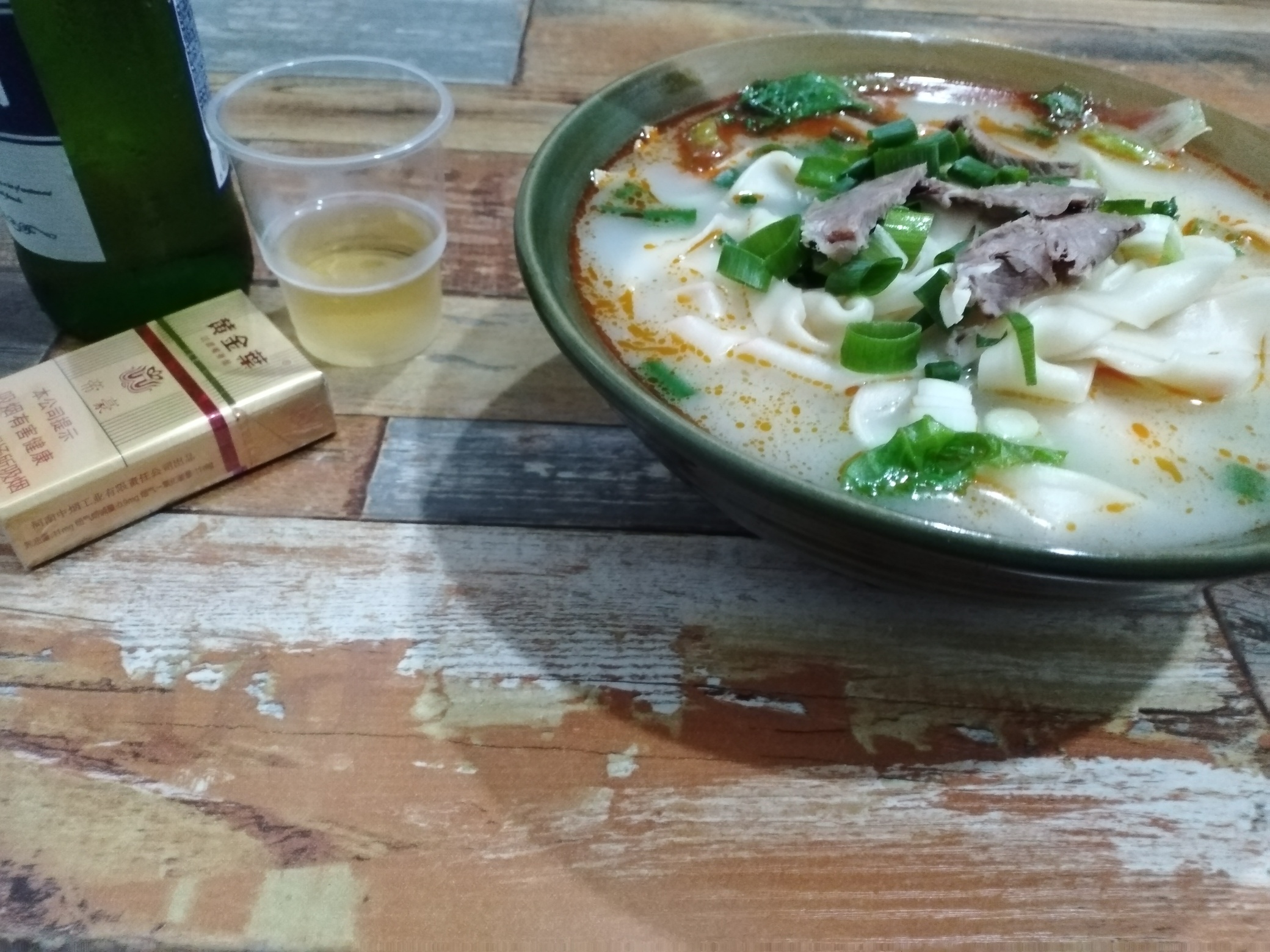 一碗瓶啤酒一碗烩面，操蛋的一天又结束了

54 / 作者:恬然 / 