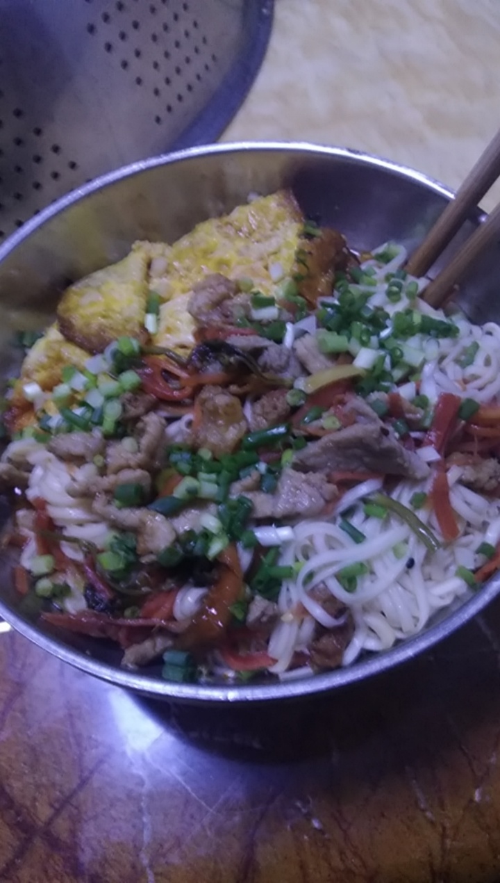 江湖规矩，老哥先吃

80 / 作者:cc加鲁鲁 / 