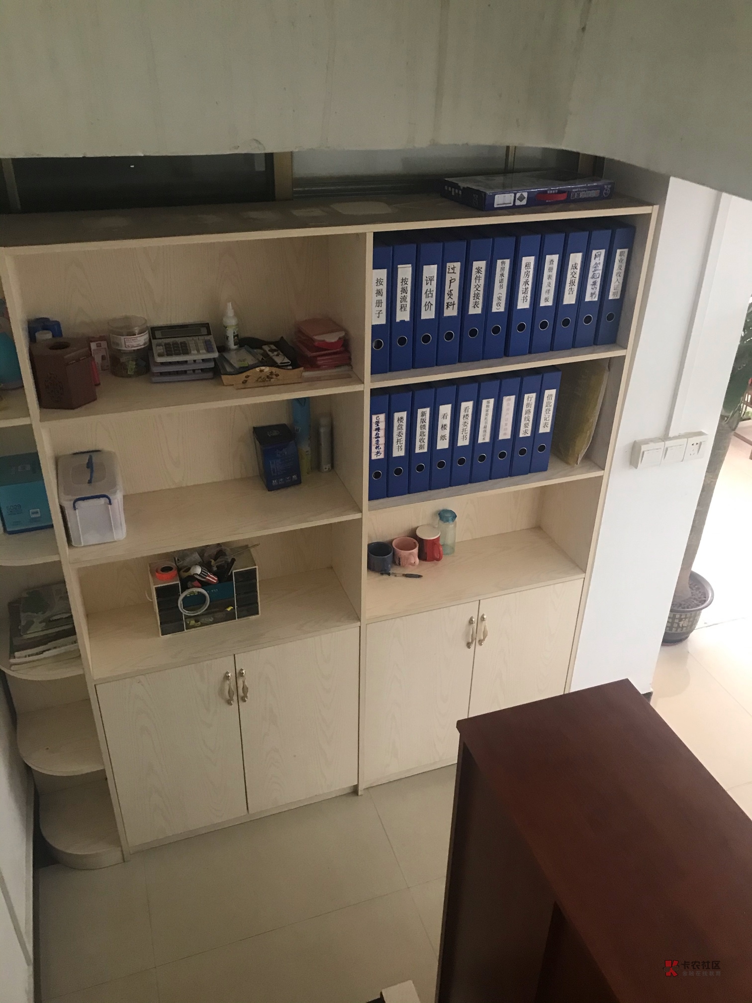 有老哥问我,我是怎么过来的,我曾经和你们一样断粮断烟,每天就撸贷,后来发现越来约60 / 作者:中融理财~李飞 / 有老哥问我,我是怎么过来的,我曾经和你们一样断粮断烟,每天就撸贷,后来发现越来约60 / 作者:中融理财~李飞 /