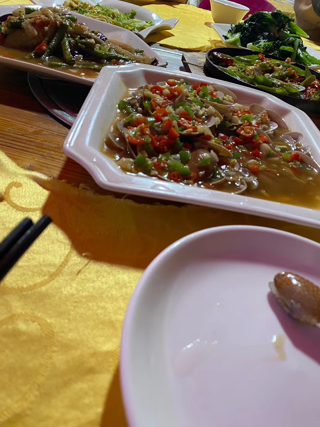 吹水 三五瓶

61 / 作者:-半梦半醒 / 