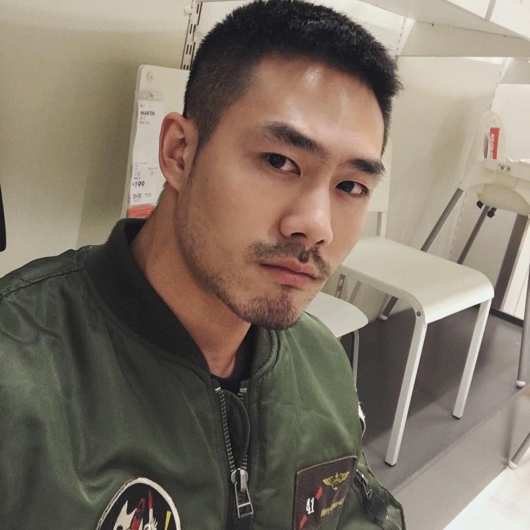 你们看我头像是不是换啦
56 / 作者:老黑q / 