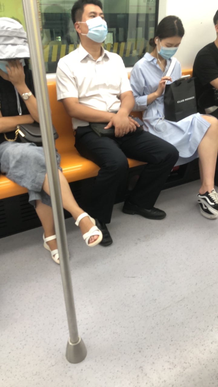 看美女，美滋滋


49 / 作者:雷朋 / 