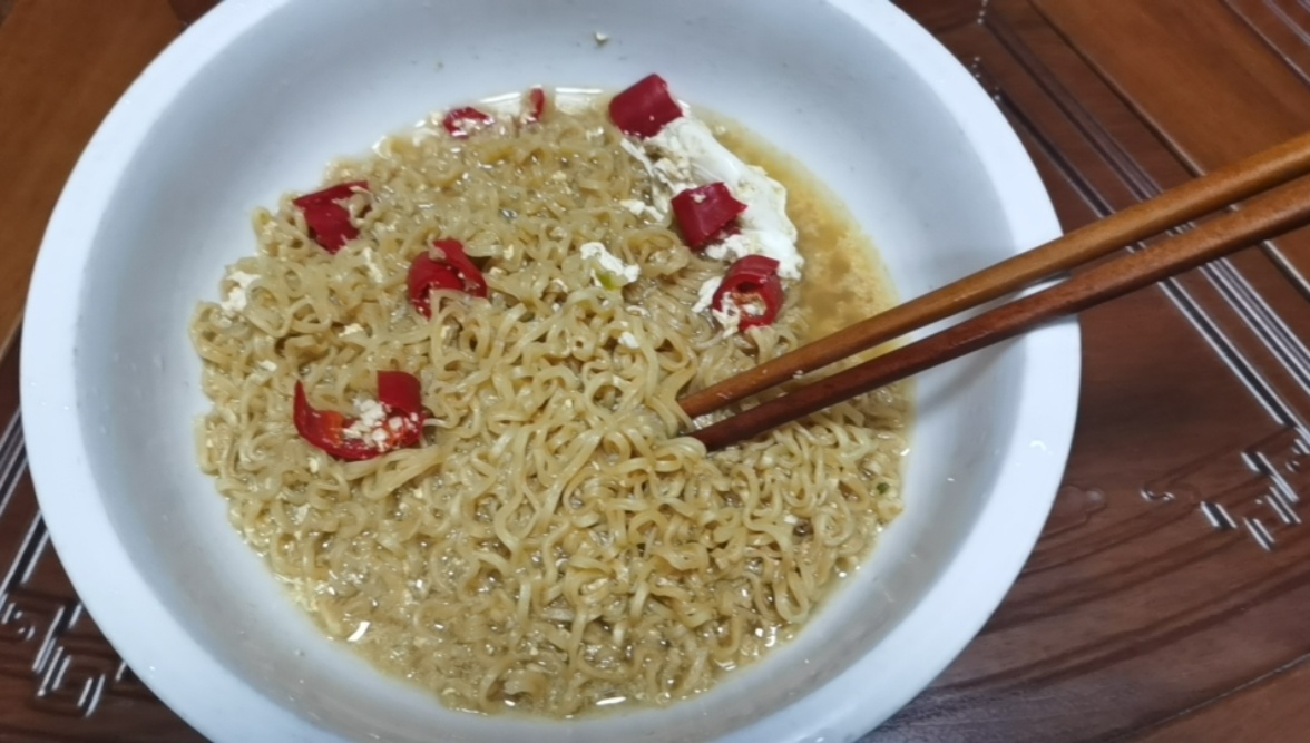 肚子呱呱叫，奢侈一次，雷霆嘎巴，无情哈拉少

75 / 作者:粗大事了老哥们 / 