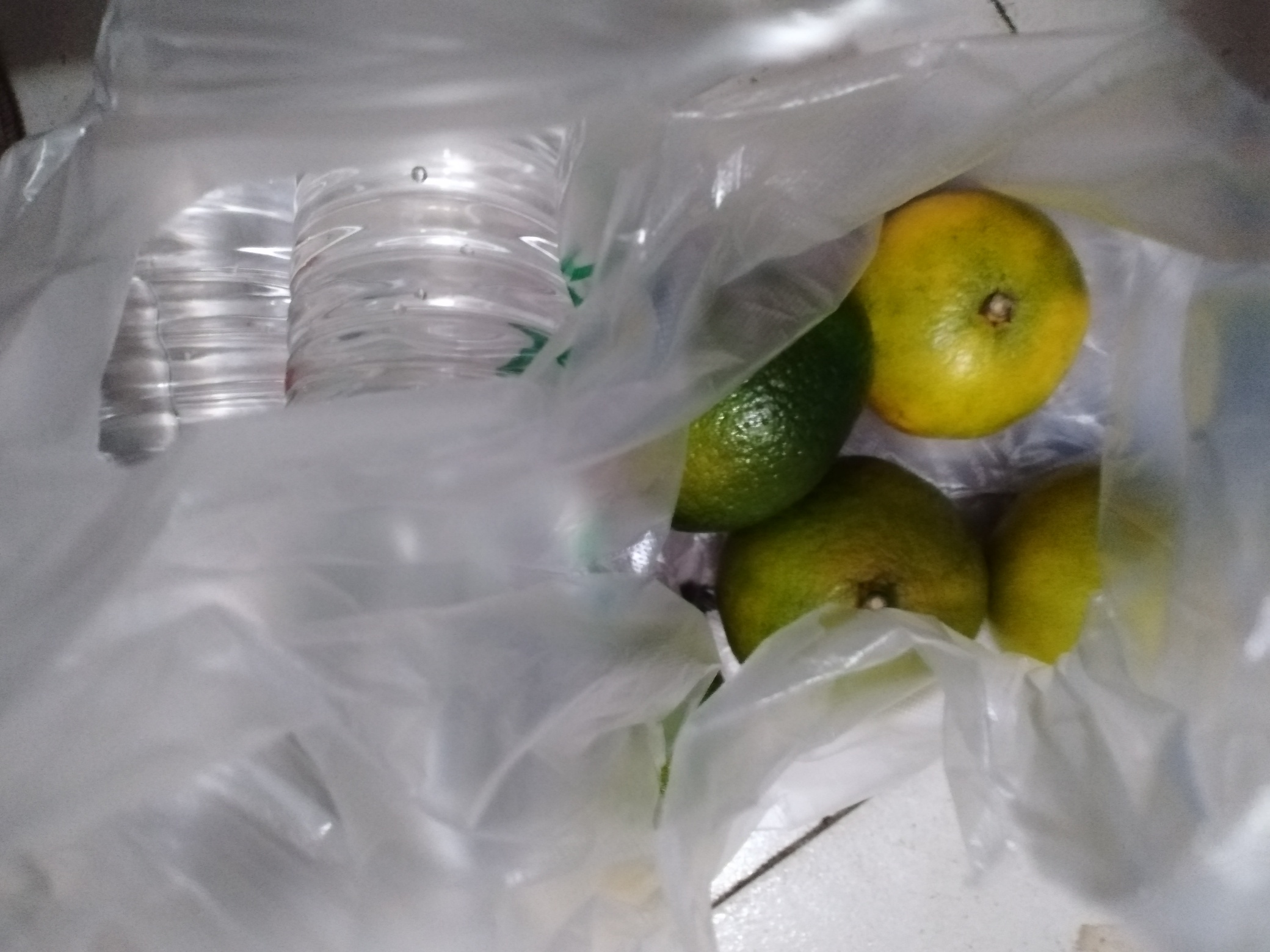 没烟了去超市买烟，看见有卖加馍的就去了，一个纯菜的要我11，我特么还不如吃肉，看见47 / 作者:恬然 / 