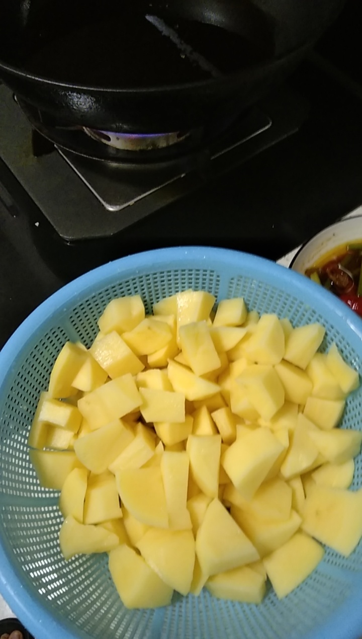 今晚宵夜，炸土豆

85 / 作者:规矩的男人 / 