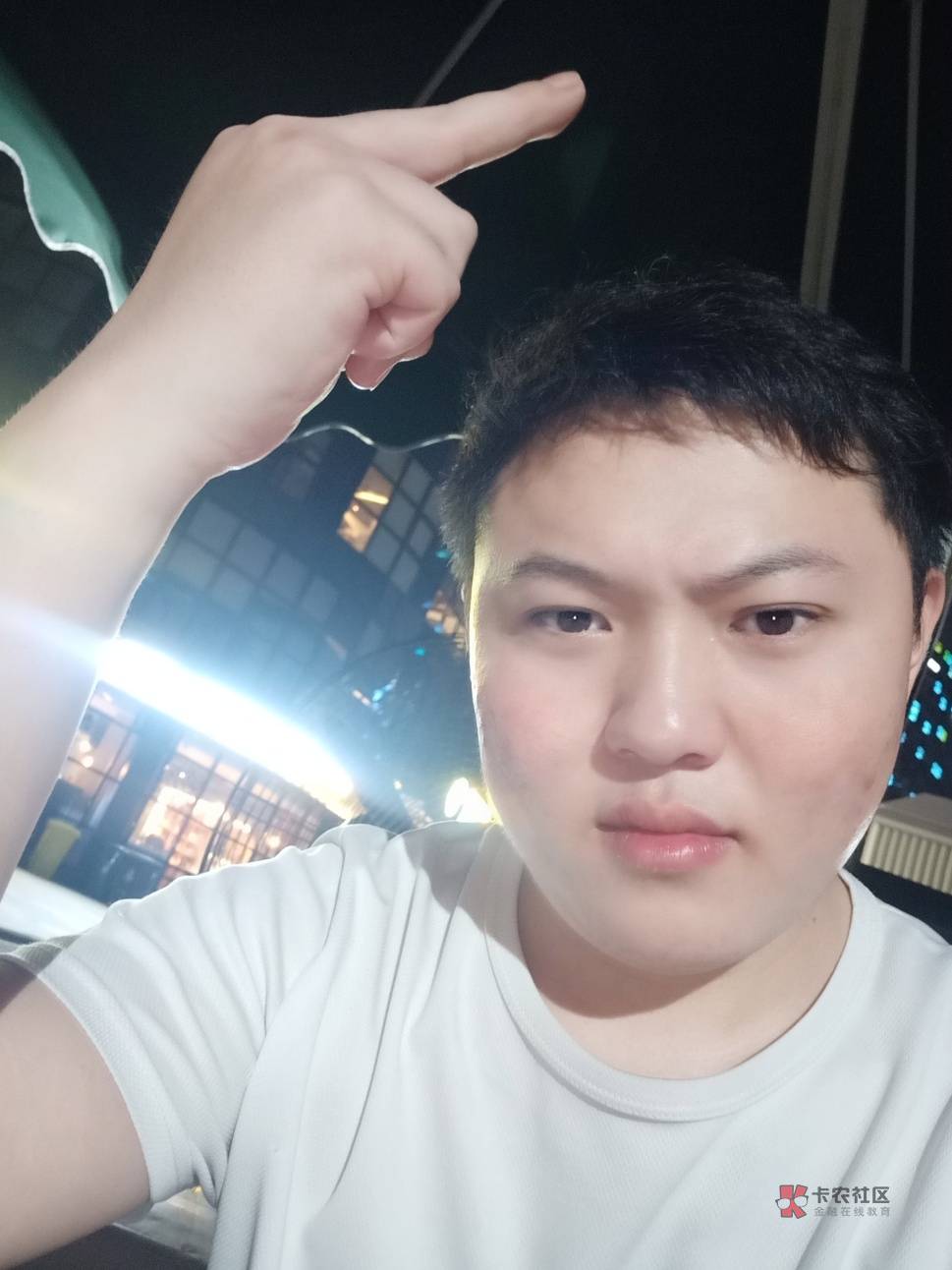 卡农一哥，夹b海盗。


65 / 作者:不想太多 / 