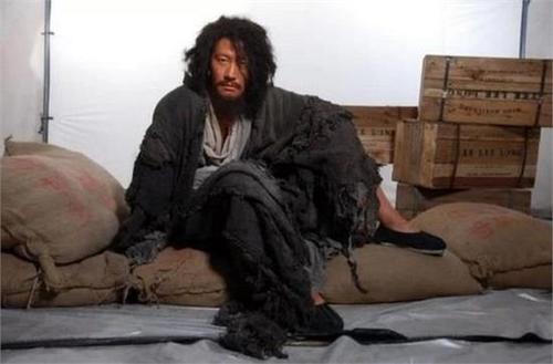 原来生活真的会把人b疯，你看卡侬朋友圈这几个，彻底疯的了！

92 / 作者:ᅠᅠ / 