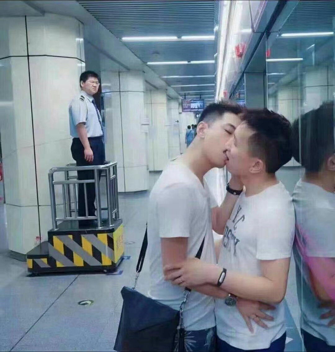 不喜欢女人了

64 / 作者:江南追梦 / 
