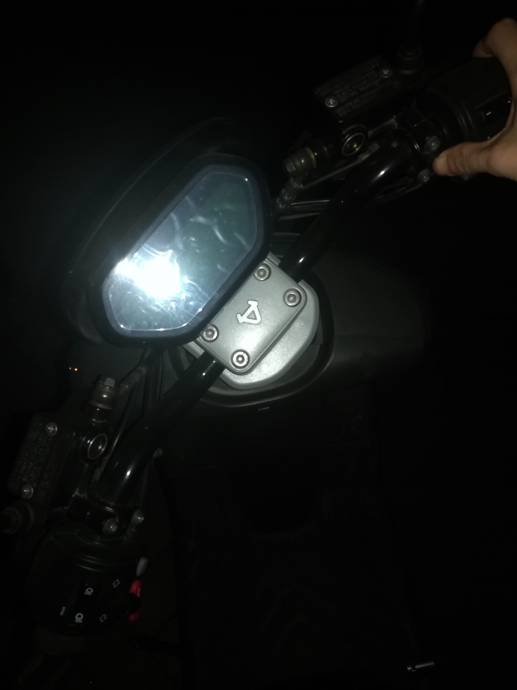哪位老哥现在拍下马路上手推电动车图片给我，支付宝泡面奖励。救急
85 / 作者:哎哟好烦人哦 / 