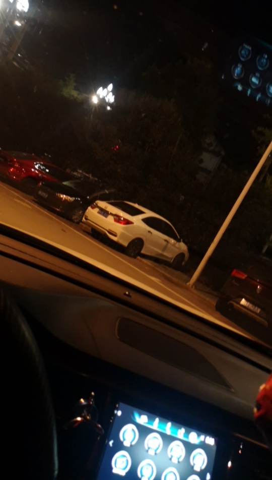 晚上跑微帮，唉，跑了一趟4个人120，太难了，

50 / 作者:ぱ國ゐゑ爺ゆ / 