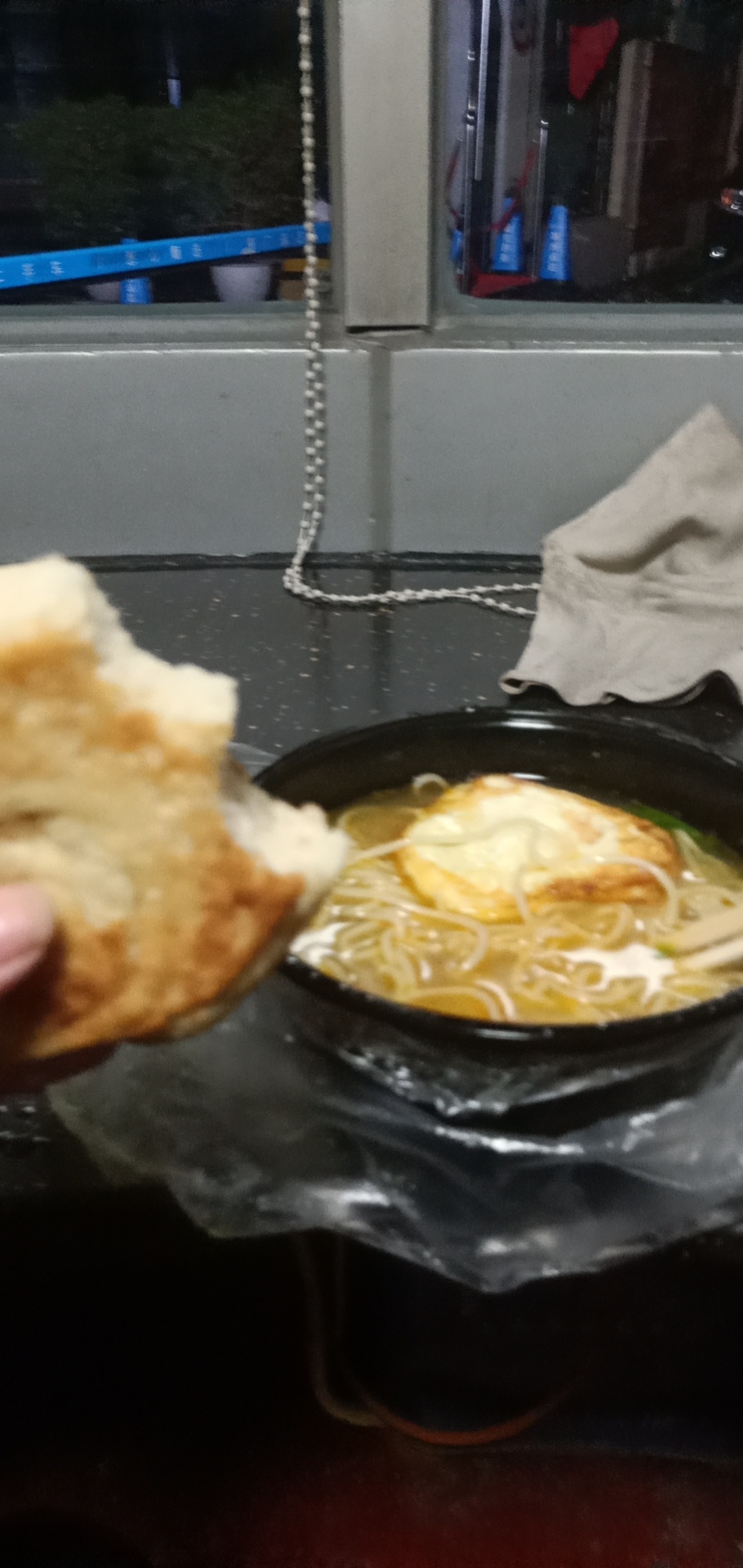 冬天的第一碗牛肉拉面

79 / 作者:夹了逼海盗 / 