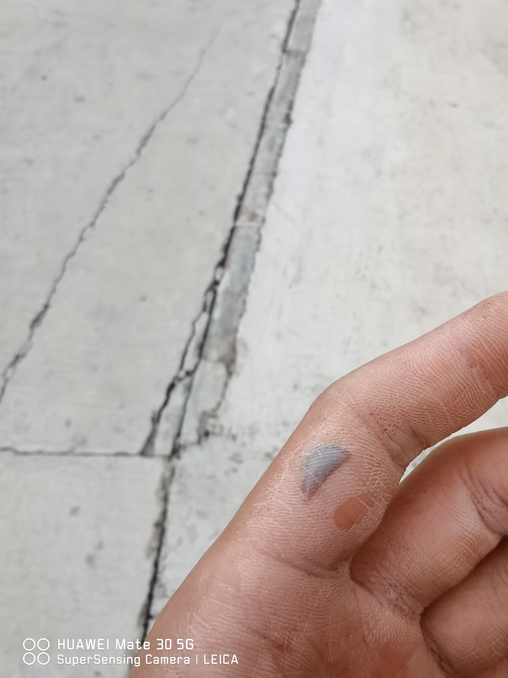 哎，闲下来，就会感受到各种无穷无尽的压力过来，对生活的 家庭的。不止一次我都在想38 / 作者:角落的孩子 / 