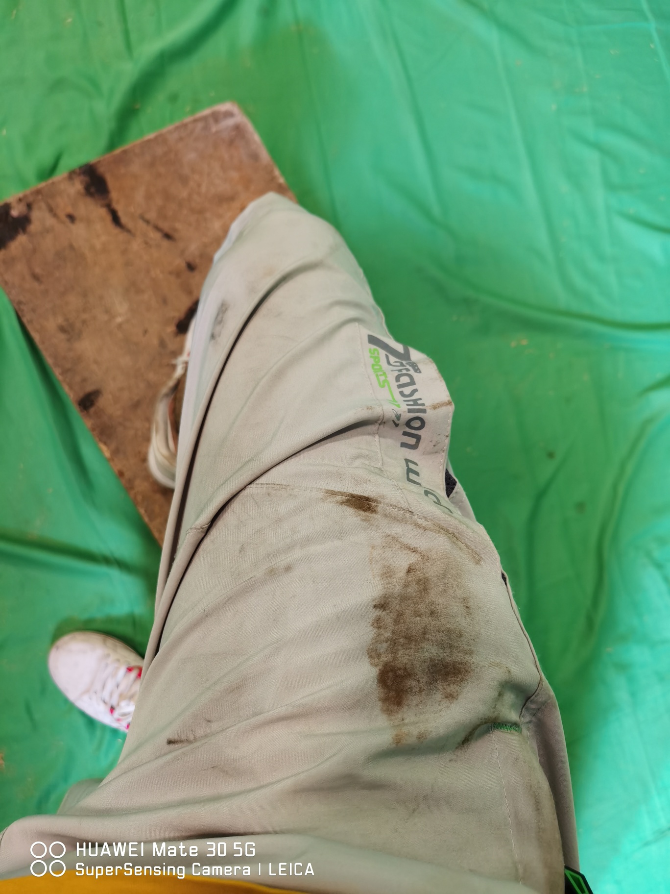 哎，闲下来，就会感受到各种无穷无尽的压力过来，对生活的 家庭的。不止一次我都在想71 / 作者:角落的孩子 / 