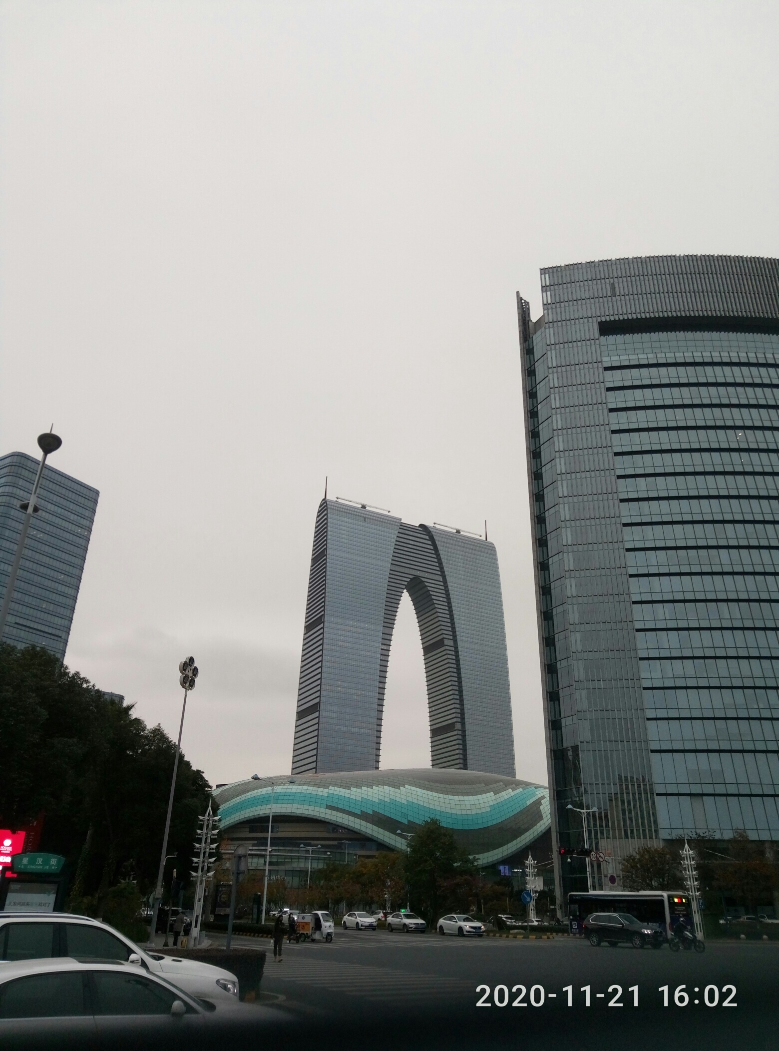 老哥们明天，准备去进厂打工了，不想再颓废下去了

93 / 作者:小爪哇 / 