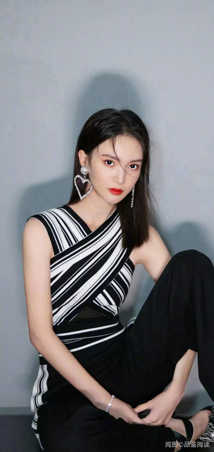 昨天晚上被子没盖好感冒了得去医院让原本就不富裕的生活雪上加霜