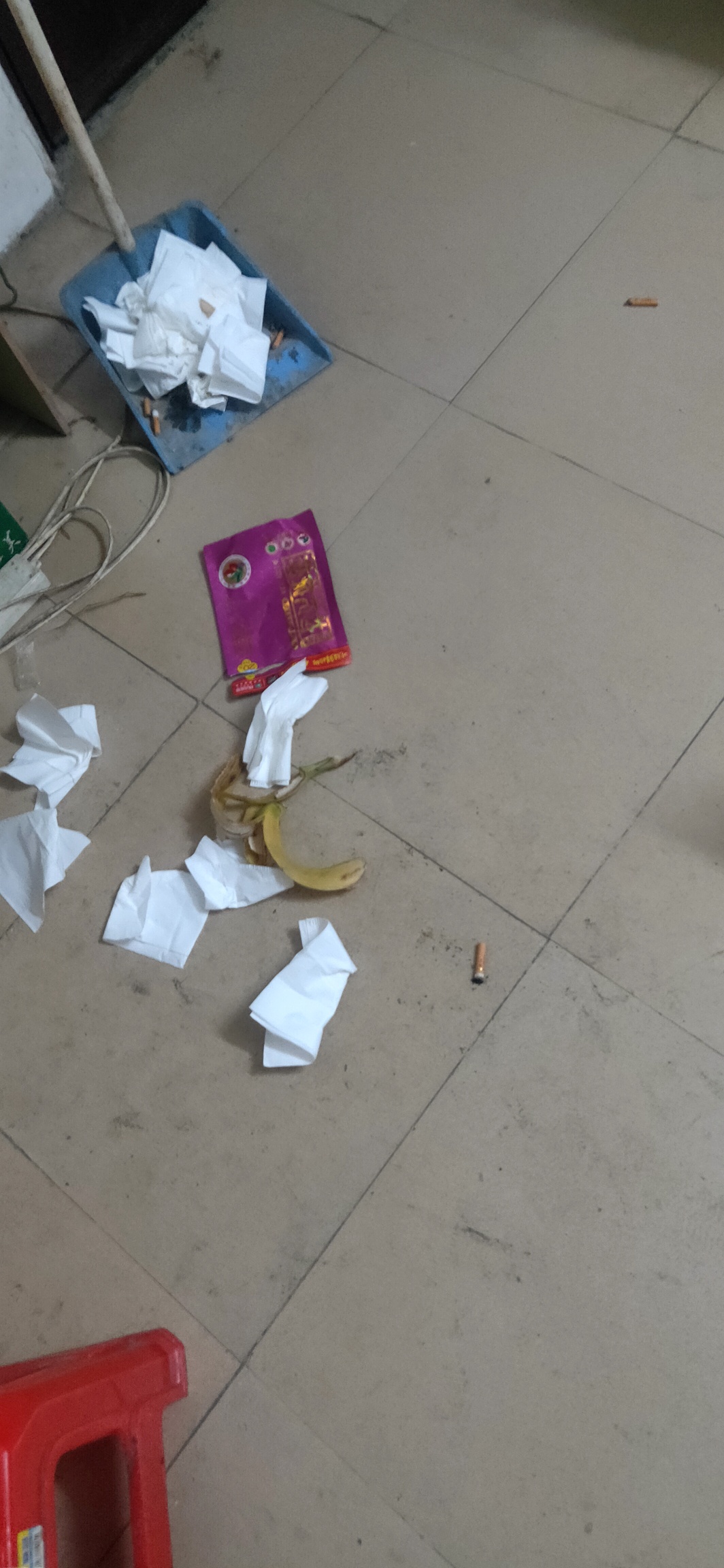 来了来了，又开始摆摊了。免费看手相，但是打赏的说得详细点
52 / 作者:吥愿随波逐流丶 / 