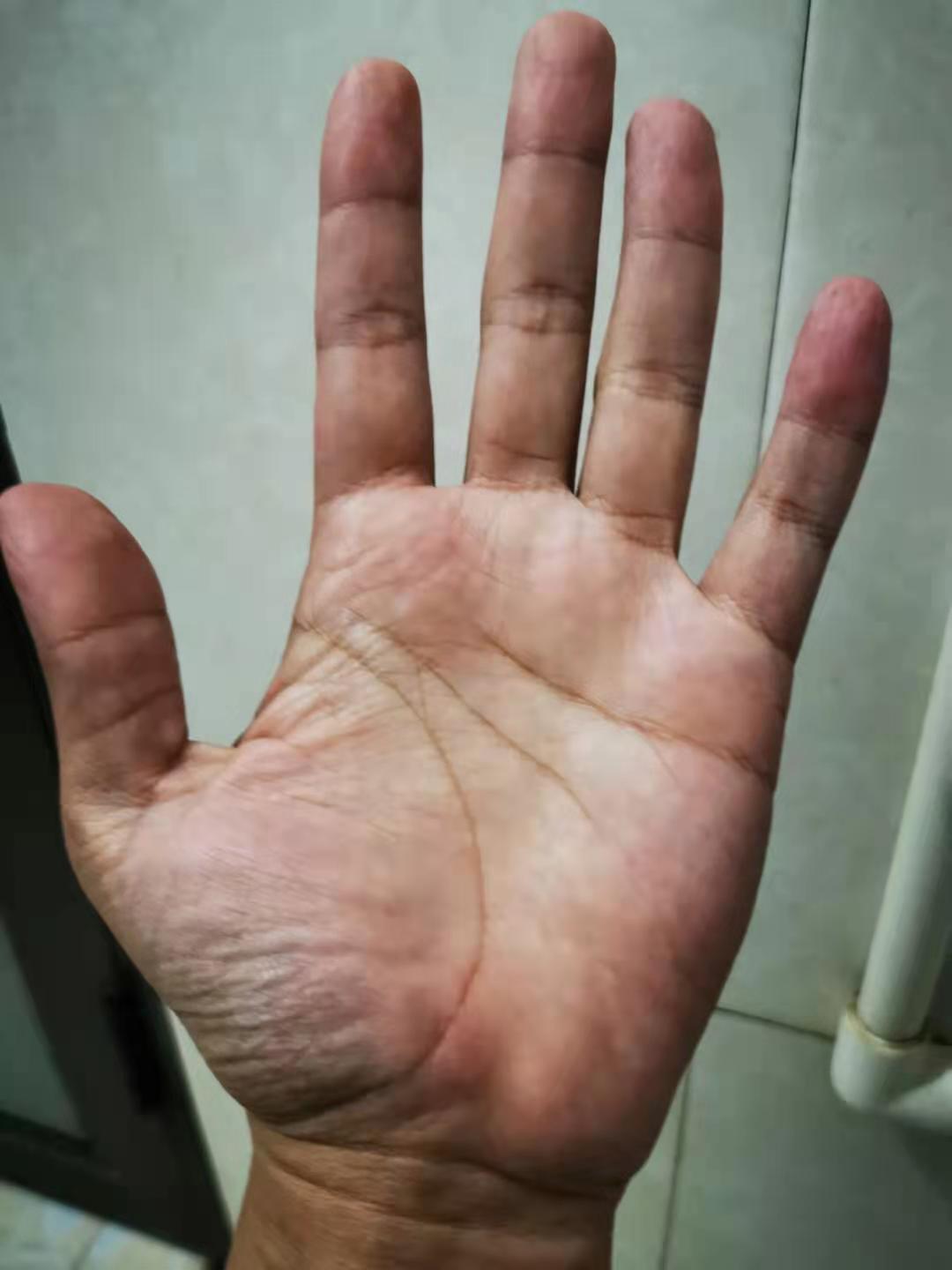 一天一次的看手相摆摊又来了。有偿，随缘打赏花贝。我送你几句话，可看过去记录，没啥58 / 作者:卡农探花 / 