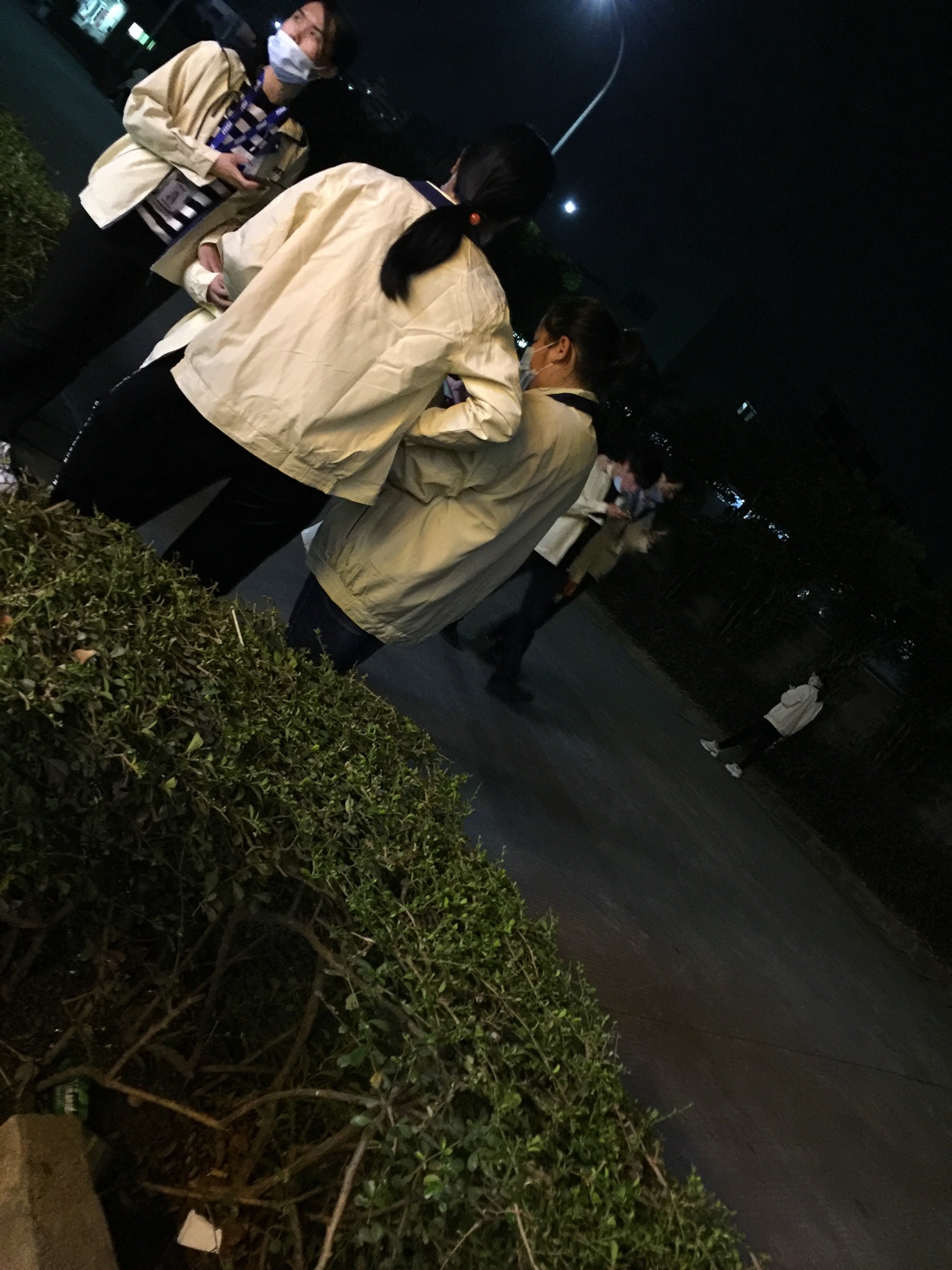 今天过生日，还在电子厂上夜班，还被疯.班长针对，连家人都没有一个问我生日快乐，赌.63 / 作者:如梦一场、 / 