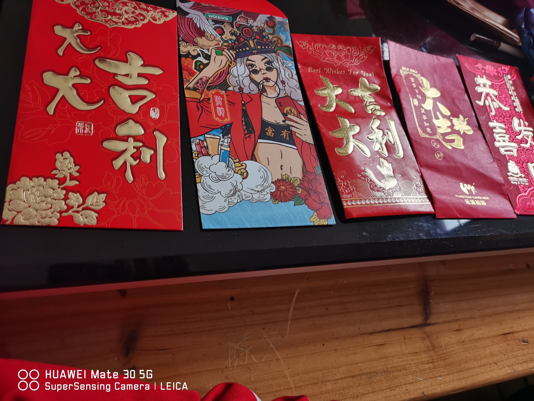 还行，今天几个红包的收货，数了，一共1400块钱



86 / 作者:角落的孩子 / 