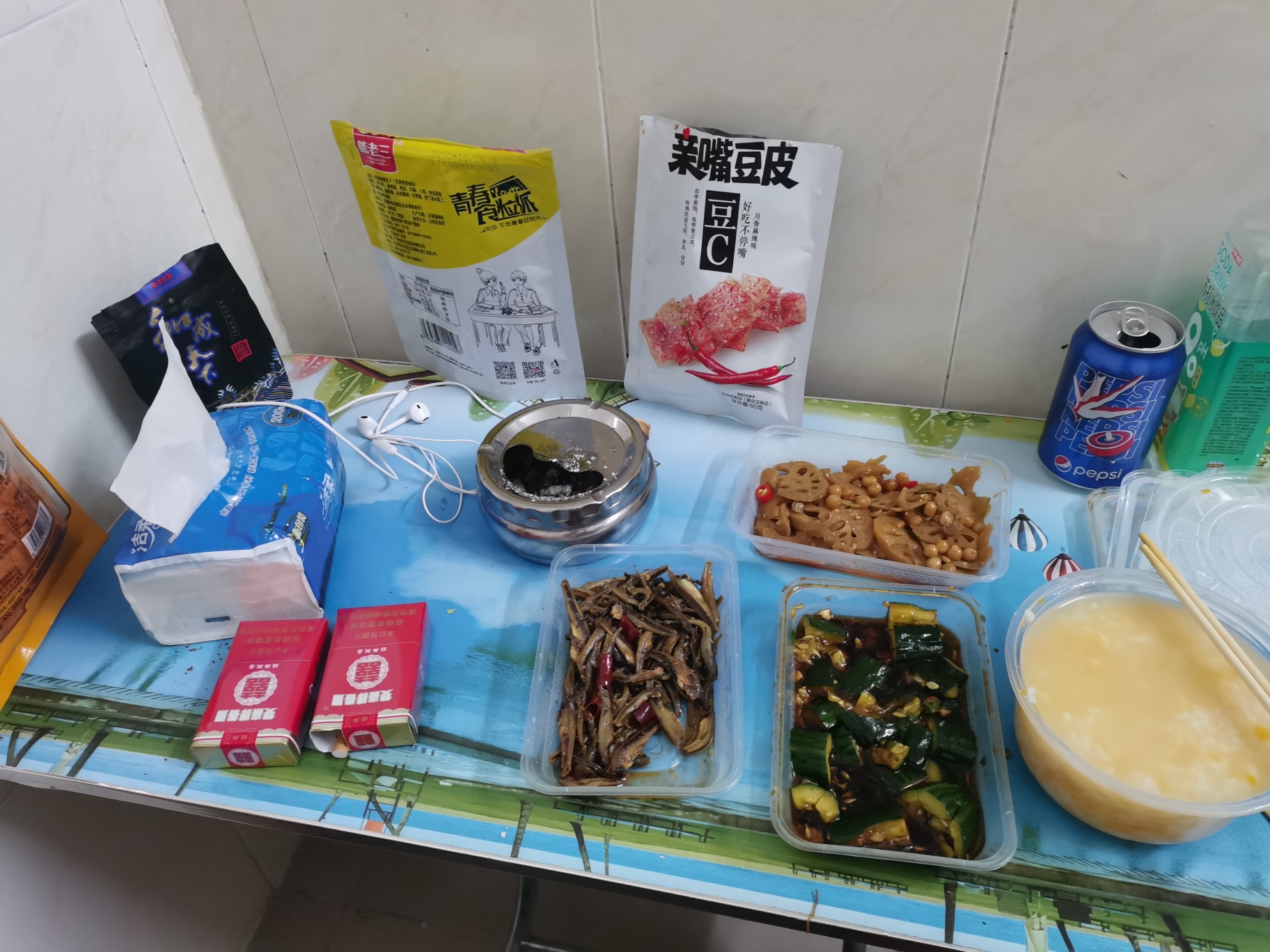 恰个早餐

11 / 作者:春秋| / 