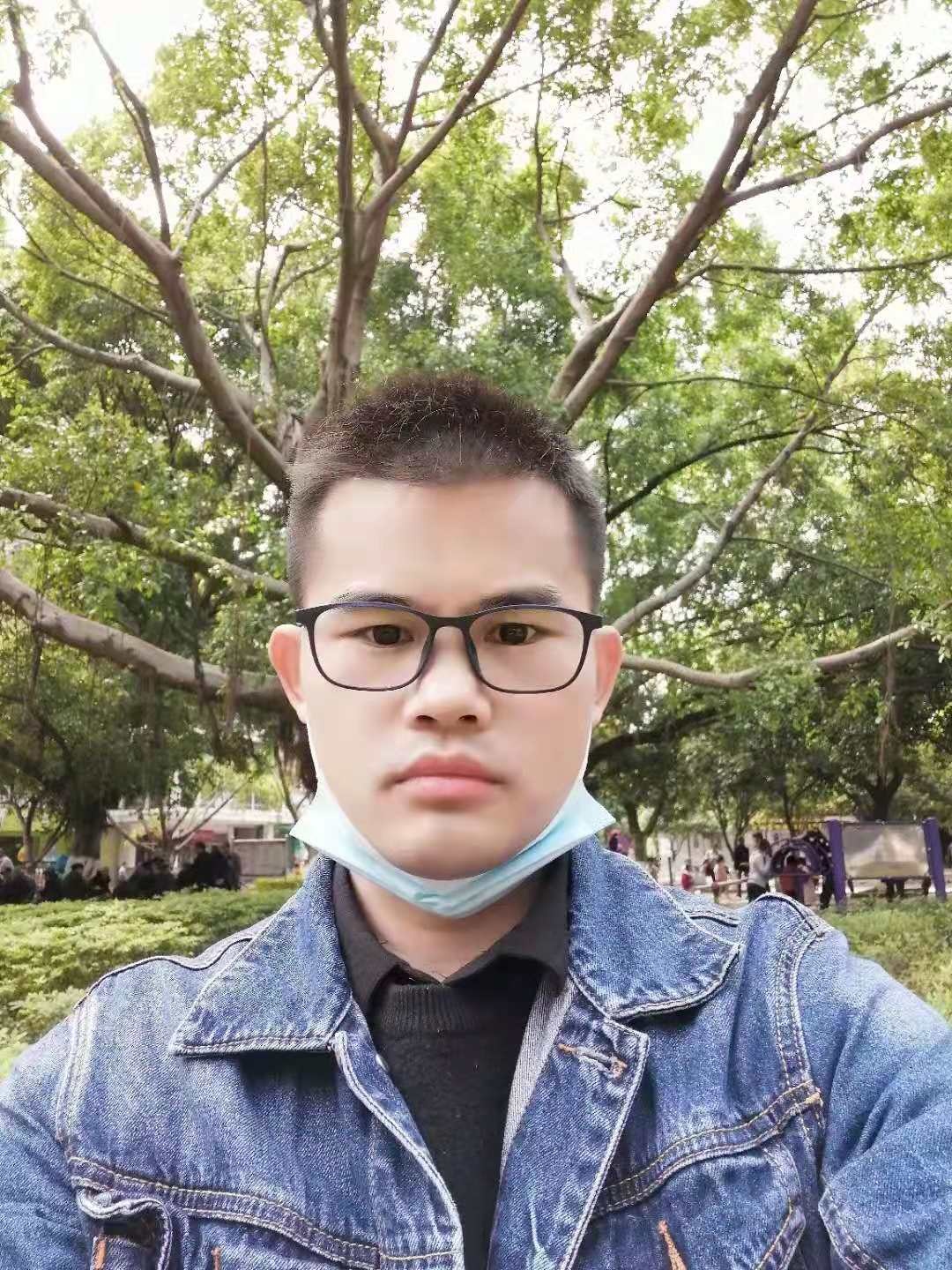 有没广佛本地的兄弟，交流交流，我朋友说本地人一张身份证就可以贷，只要有工作就可以18 / 作者:v130-42001184 / 