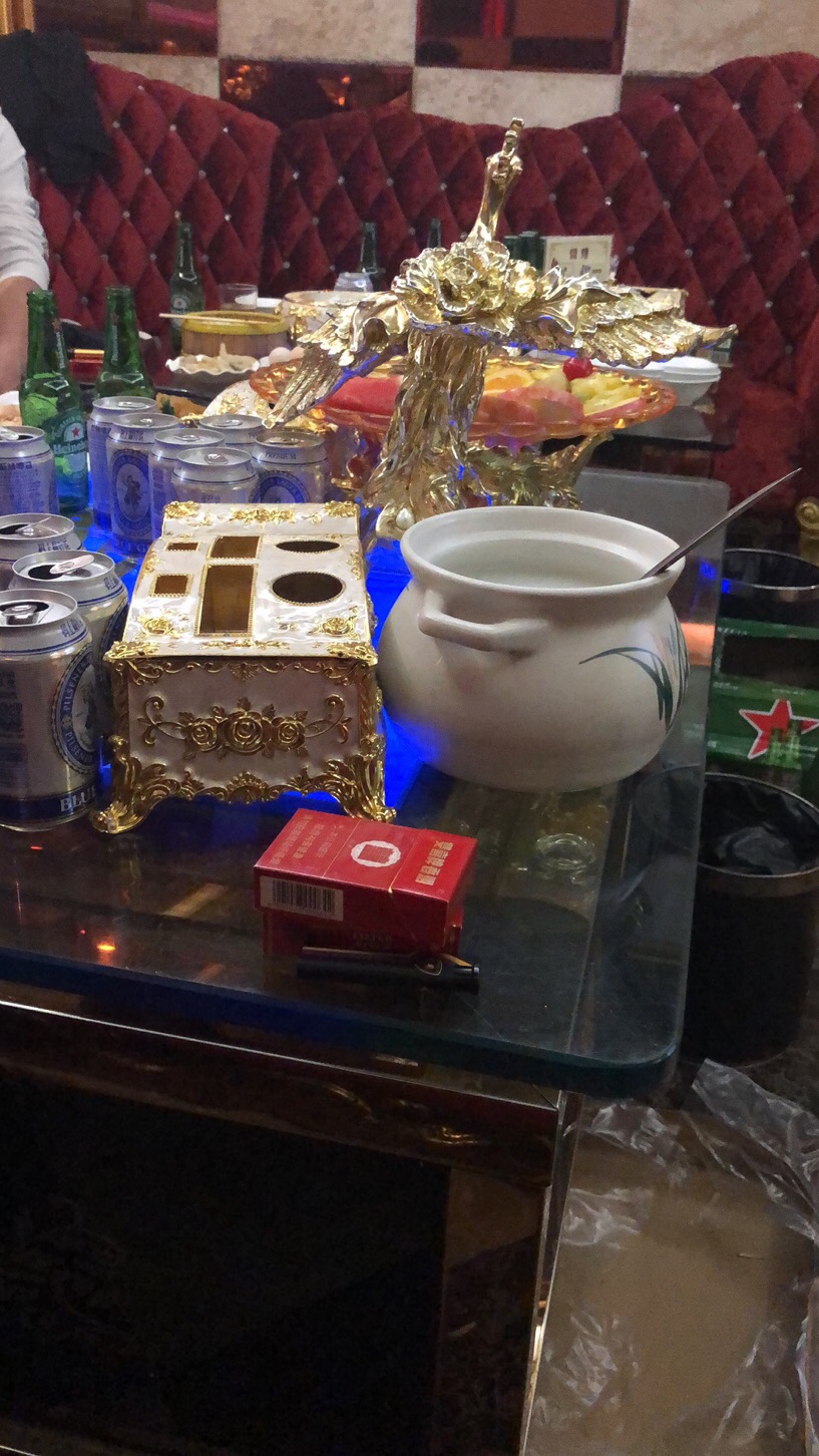 哪位兄弟推一下咸鱼的租机过来，弄个苹果12用用，准的

76 / 作者:用力活着丶 / 