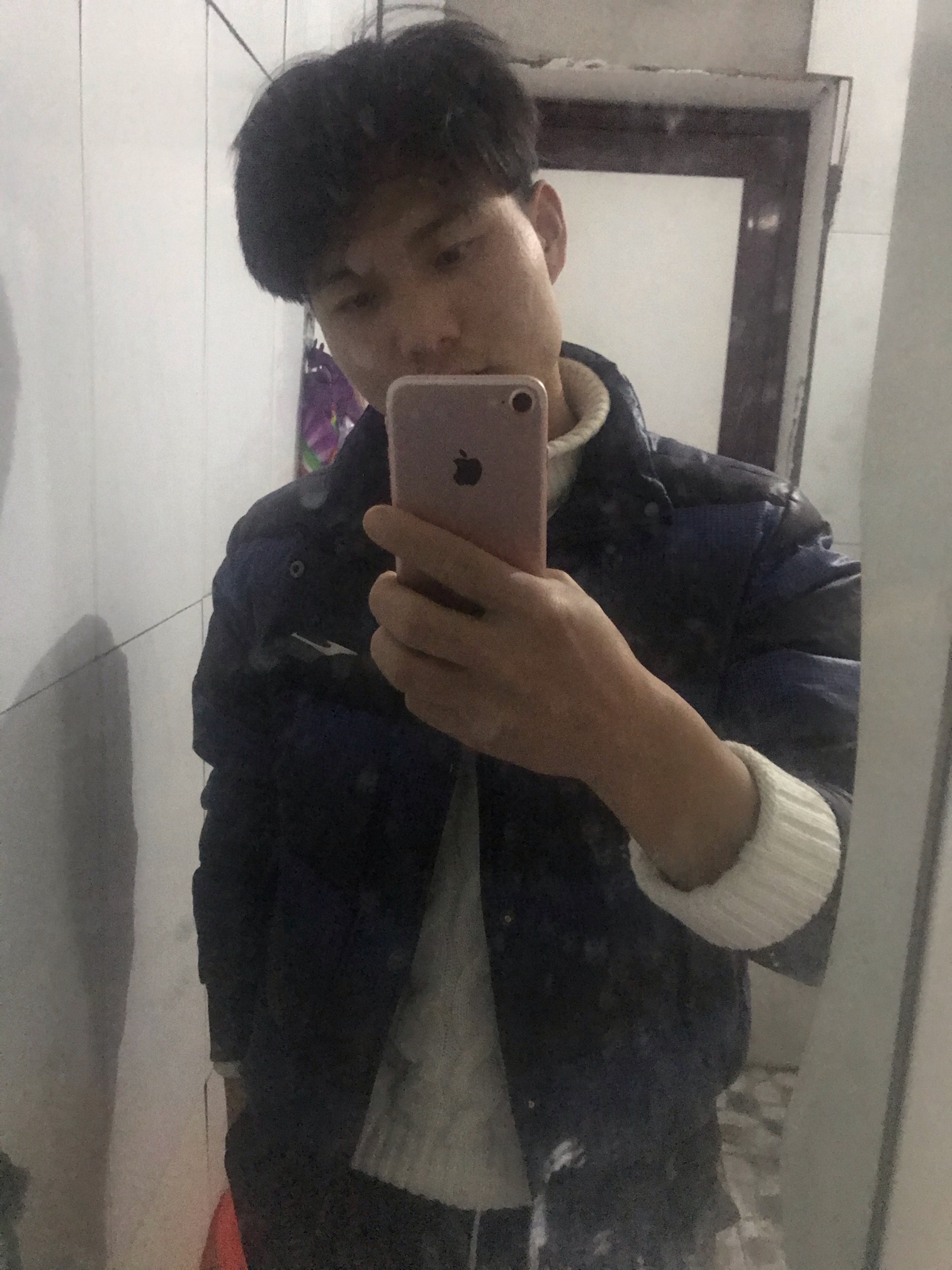 老哥们，都戒吧，自从沾上du到现在 ，每一次输，脾气就会越来越暴躁易怒，自残行为 ，67 / 作者:玖柒r。 / 