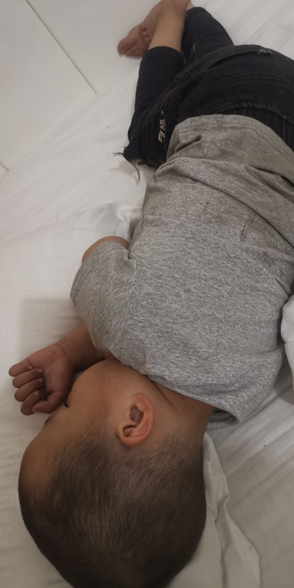 凉了！退房了！手机停机很多任务都做不了！只有蹲在士多门口蹭无限做试玩！但试玩也撸31 / 作者:深海少女3号 / 