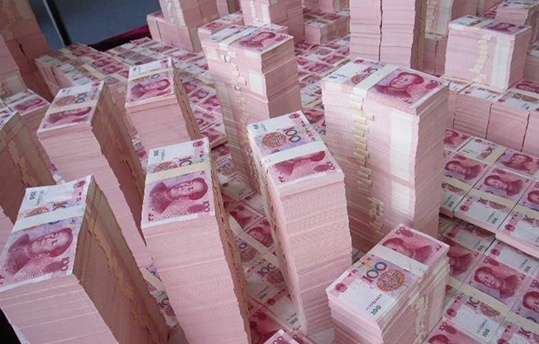 谁有手上拿2万现金照片。求一张，泡面感谢
80 / 作者:模特以塞亚 / 