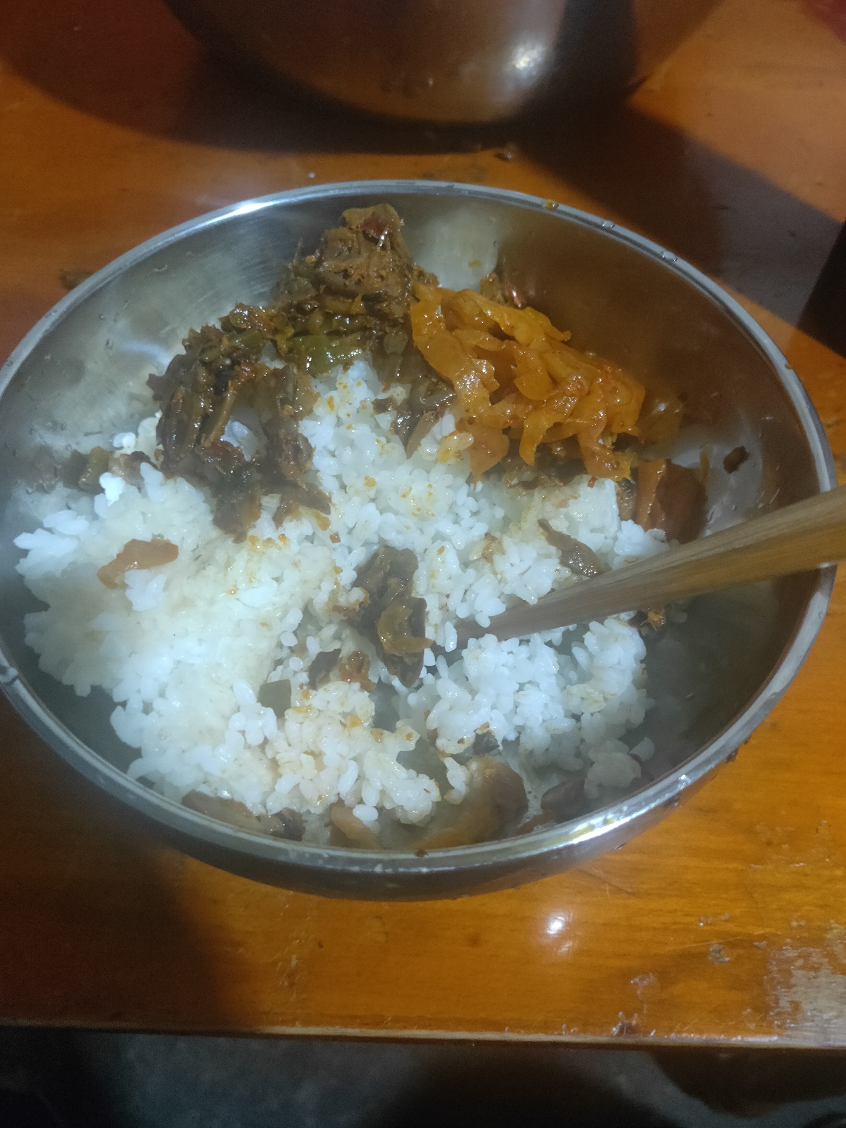 我这伙食在这里算啥档次。。

24 / 作者:黑的扣逼一样 / 