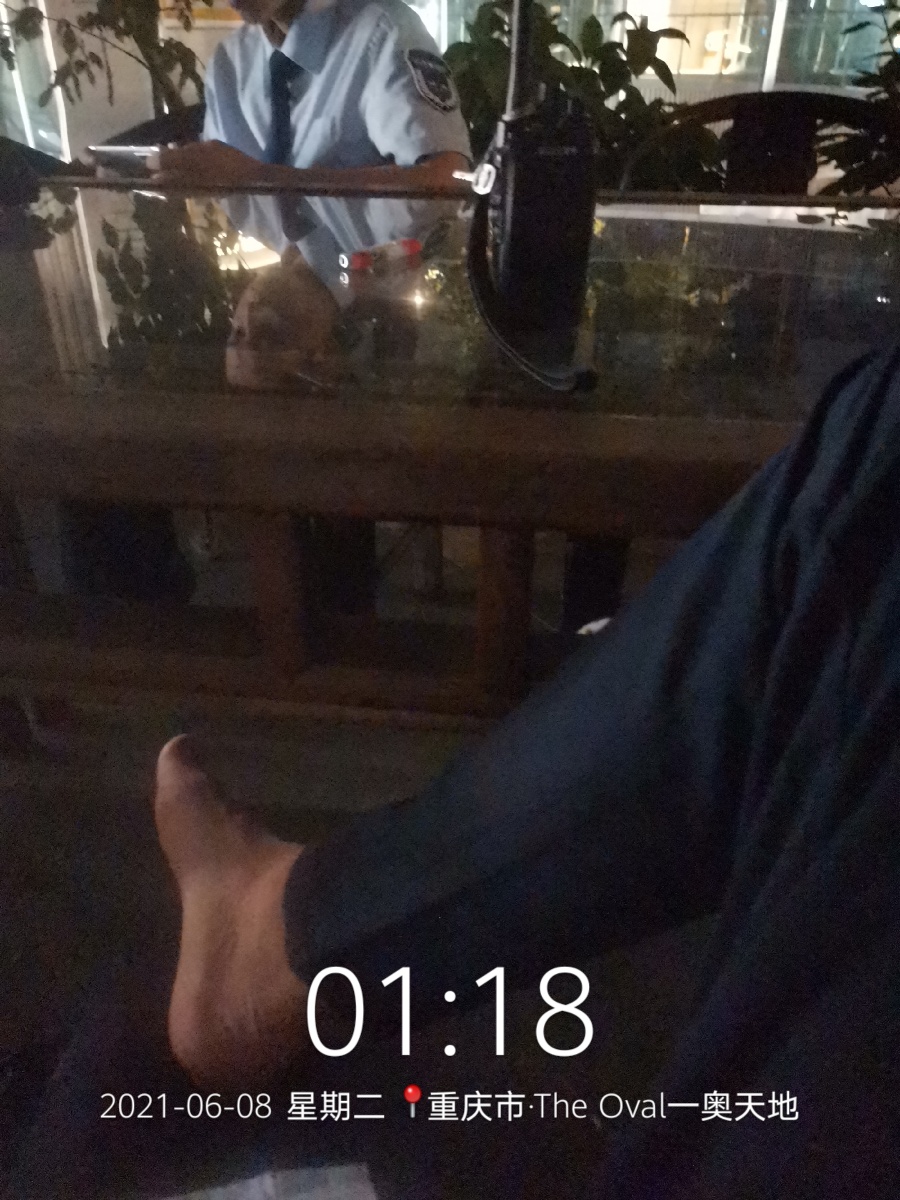 夜班走起！每月4700毛，包吃住，社会最低层，穷b一个！

12 / 作者:心心的太阳 / 