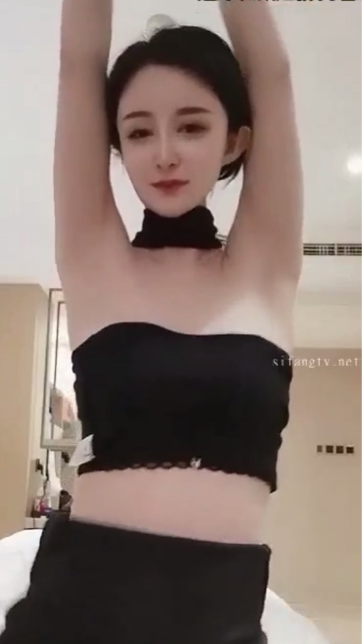 这主播的我有，名字是迷人蔓


15 / 作者:罗特码威的森林 / 